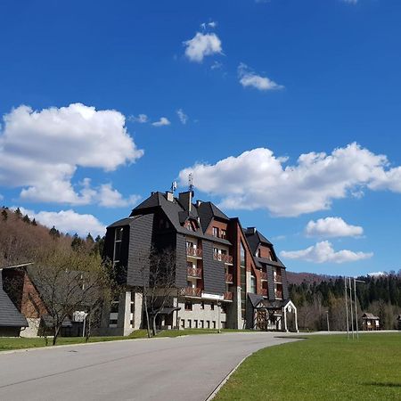 Centrum Promocji Lesnictwa W Mucznem Лютовиска Экстерьер фото