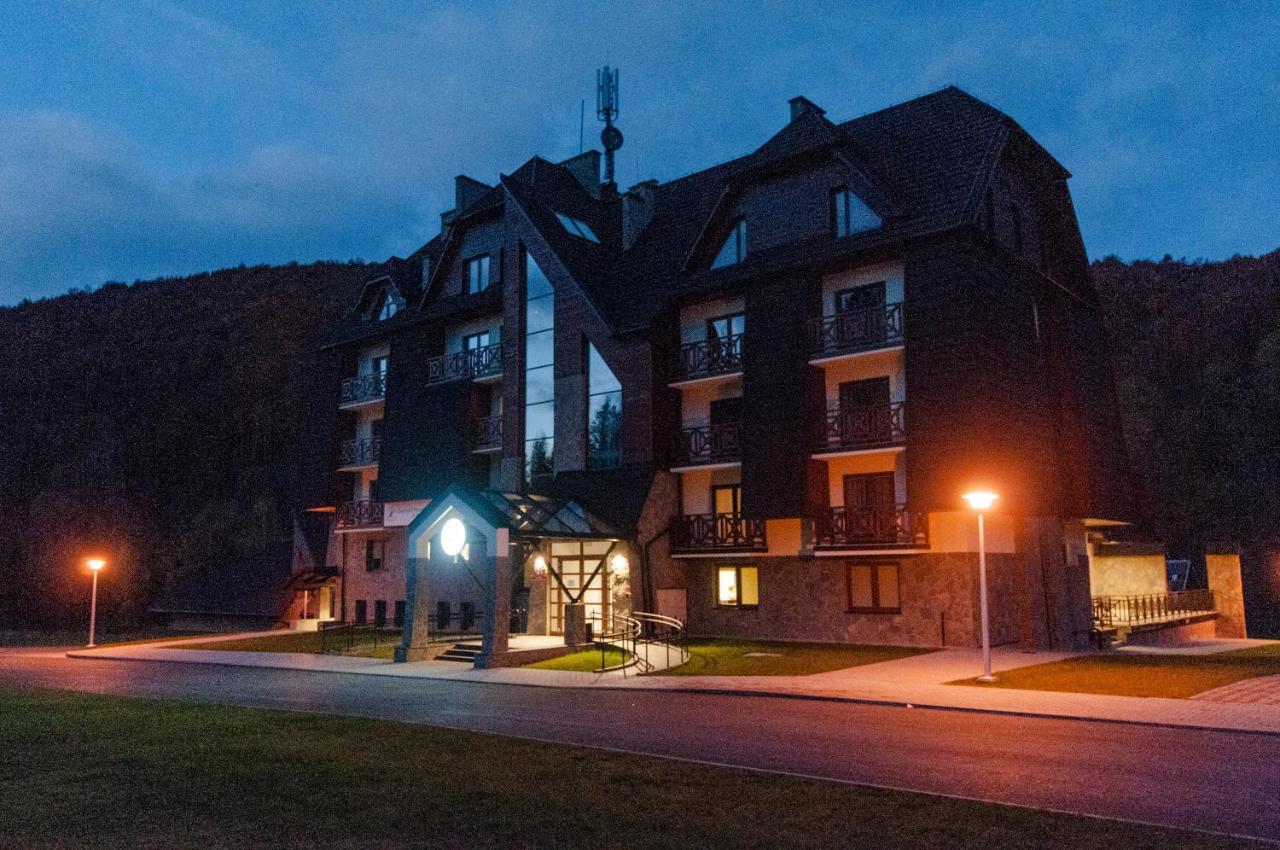 Centrum Promocji Lesnictwa W Mucznem Лютовиска Экстерьер фото